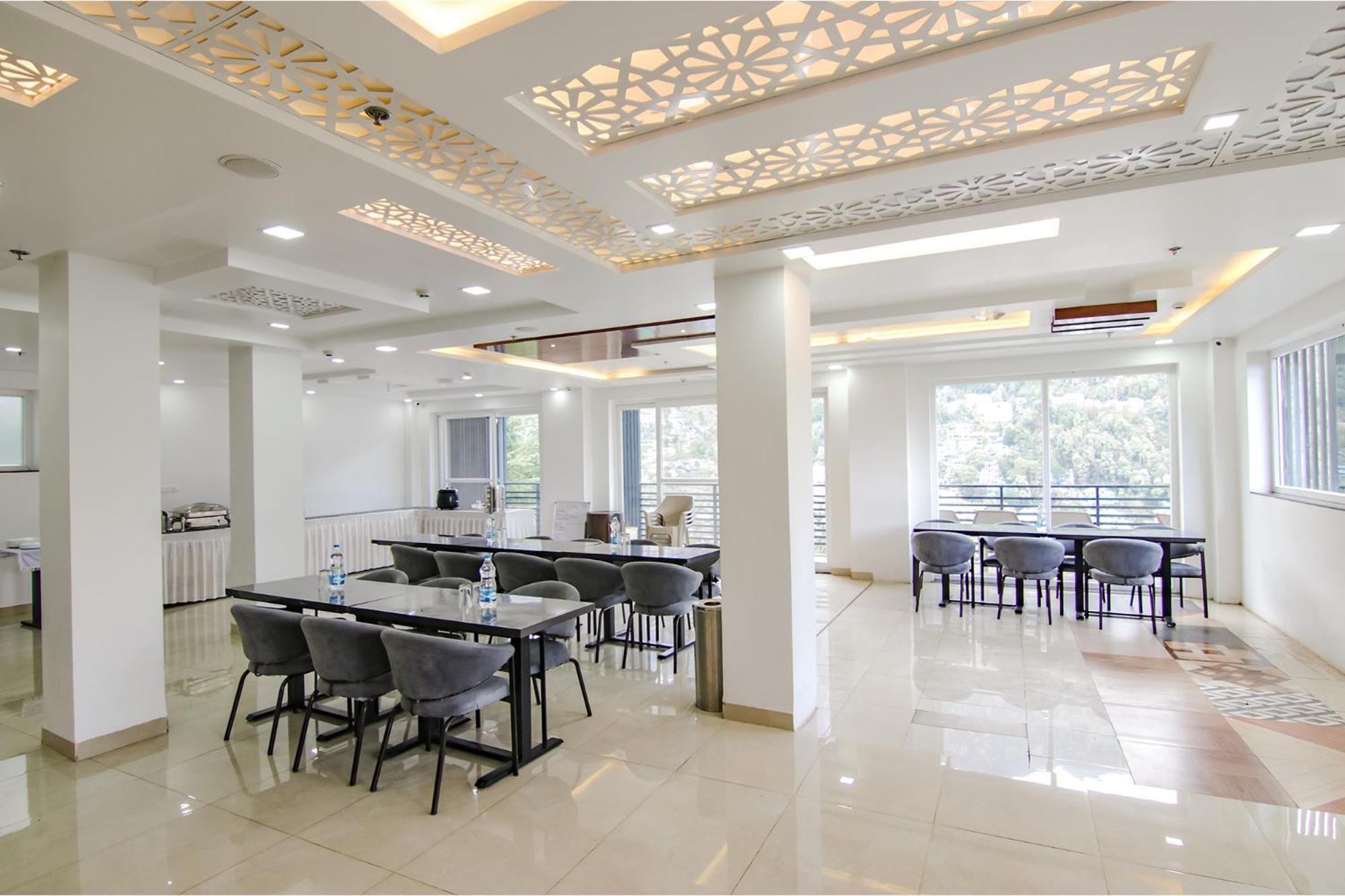 Rr Hotel & Resort Dharamshala Ngoại thất bức ảnh